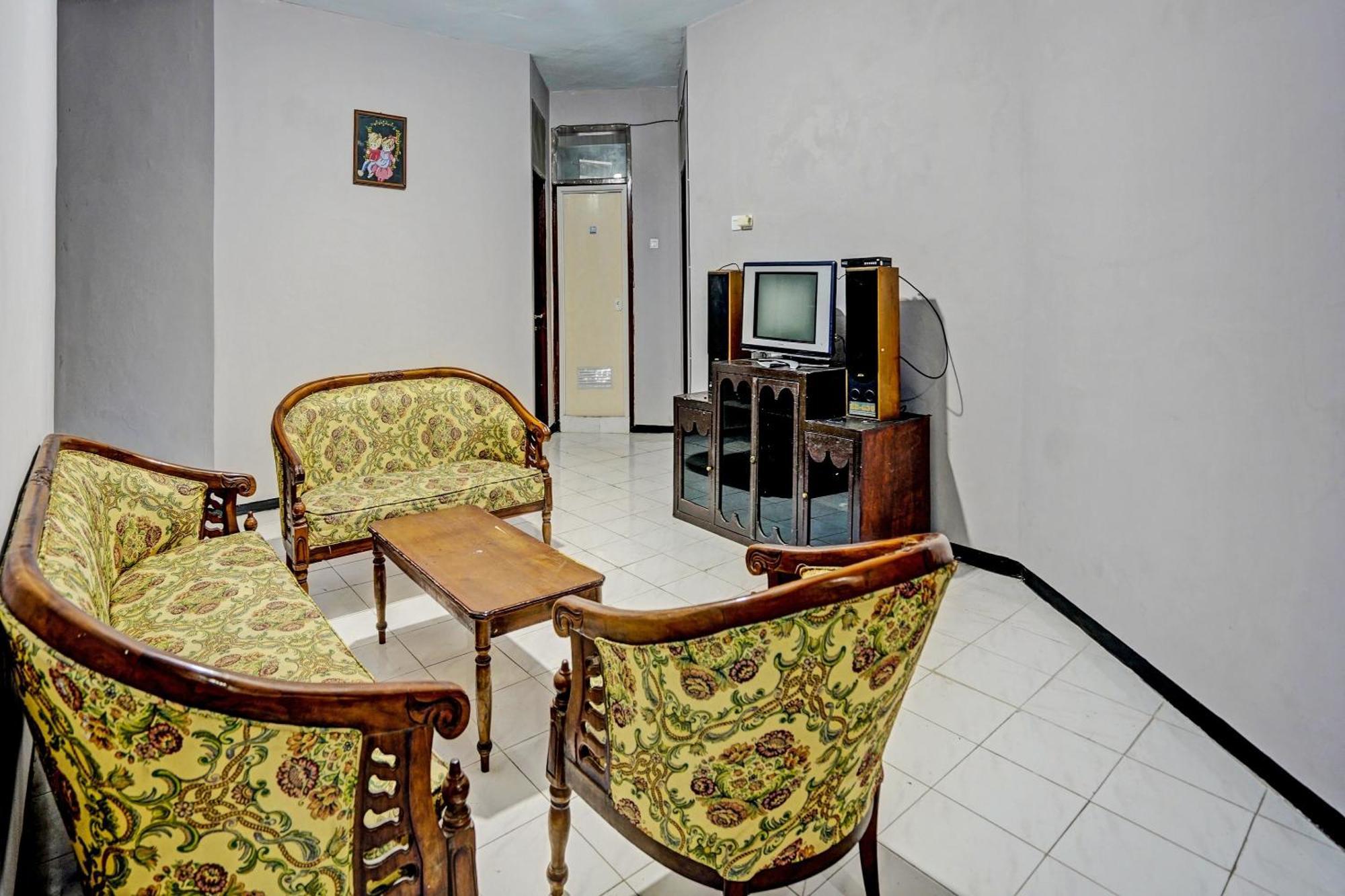 Spot On 92388 Villa Segi Delapan Prigen エクステリア 写真